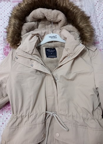 LC Waikiki Bej Uzun Kürklü Kadın Mont