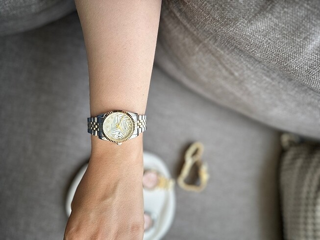 Diğer Rolex modeli saat