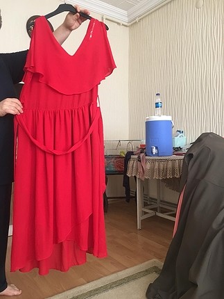 Abiye kırmızı şifon elbise 