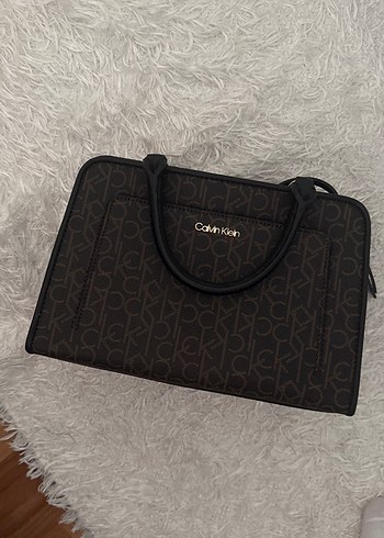 Calvin Klein Monogramli El Cantasi