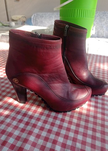 39 Beden Bordo Tokalı Kadın Blok Topuklu Bot
