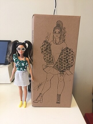 Beden Renk Barbie BMR 1959 Siyahi