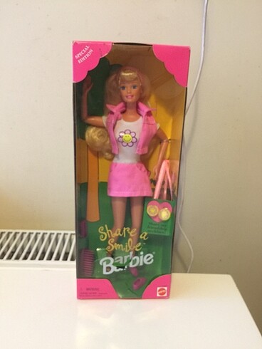 Barbie Share a Smile