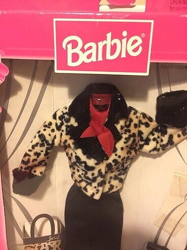 Barbie Barbie Boutique Fashion Avenue Kıyafet (Gardrops)