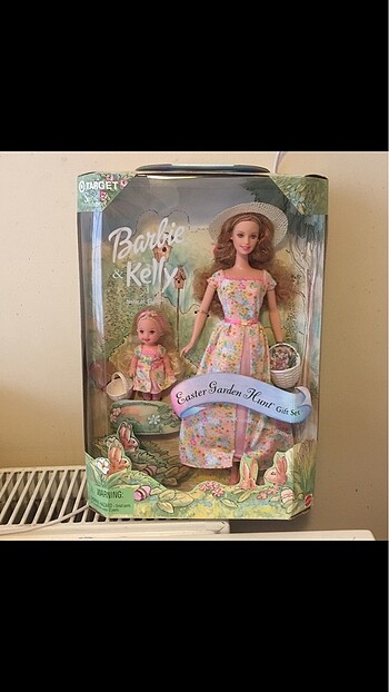 Barbie & Kelly Easter Garden Hunt