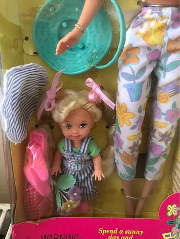 Beden Barbie & Kelly Gardening Fun