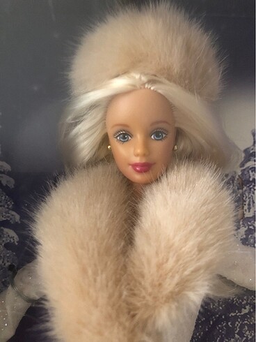 Beden Barbie Winter Evening Sarışın