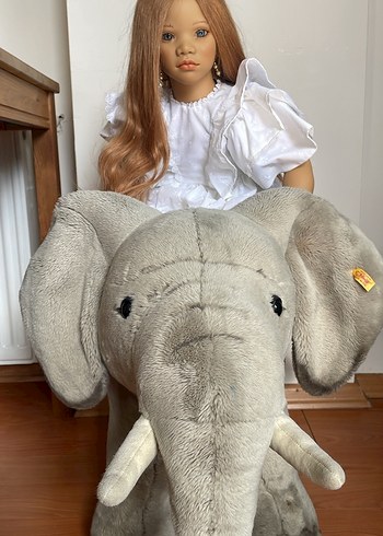 Annette Himstedt Tara