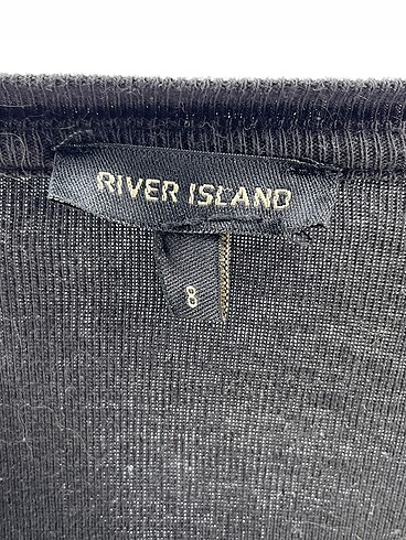 34 Beden çeşitli Renk River Island T-shirt %70 İndirimli.