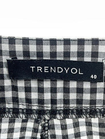 40 Beden çeşitli Renk Trendyol & Milla Mini Şort %70 İndirimli.