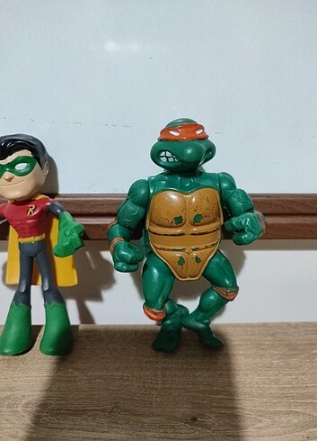 Beden Renk Mattel Robin Oyuncağı
