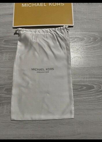 Michael kors taşıma poşeti