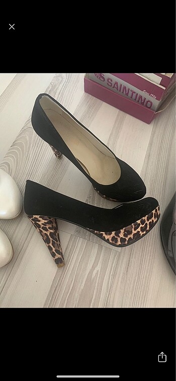 Leopar detaylı ayakkabı