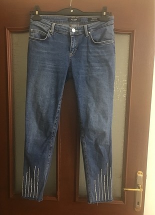 28 Beden mavi Renk Guess jean