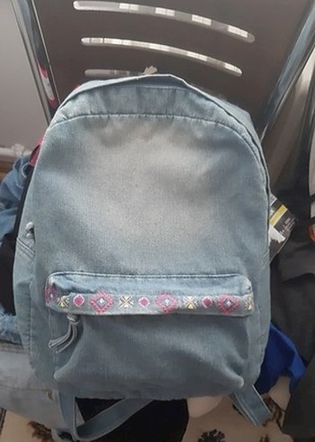 Nakışlı Kot Kumaş Kadın Sırt Çantası colins marka