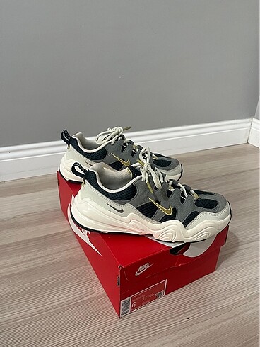 Nike tech hera