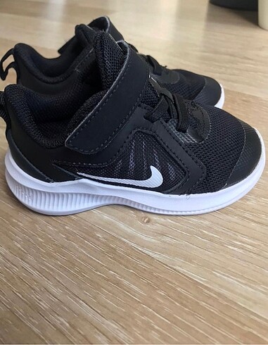 22 Beden Nıke erkek bebek spor ayakkabısı