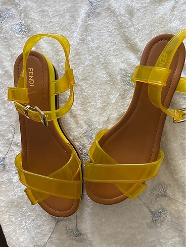 Fendi Sandalet