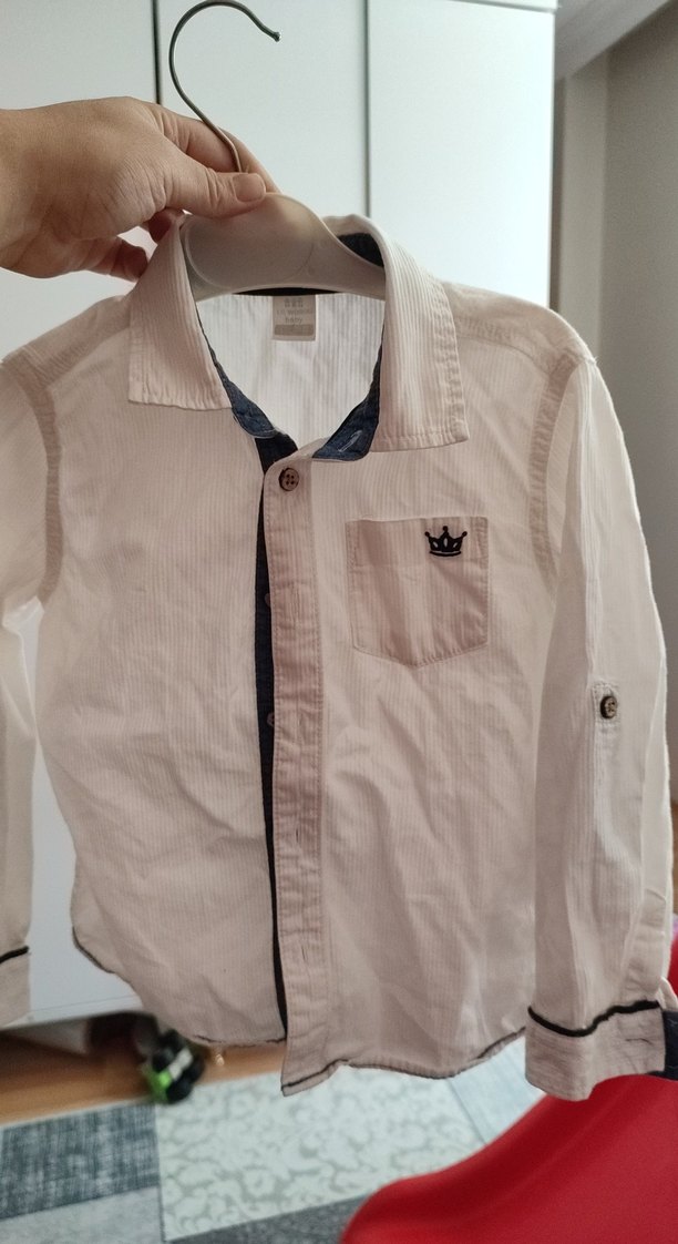 Düğmeli Erkek Çocuk Beyaz Pamuk Gömlek - Görsel 2