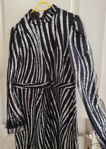 Abiye Kürk Detaylı Zebra Desenli Uzun Abiye