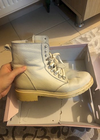 Beyaz Kürklü Yüksek Topuklu Kadın Botu - Görsel 3