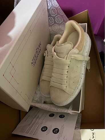 Alexander McQueen Alexander McQuenn