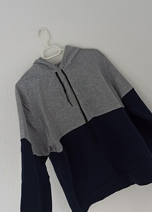 Seweatshirt