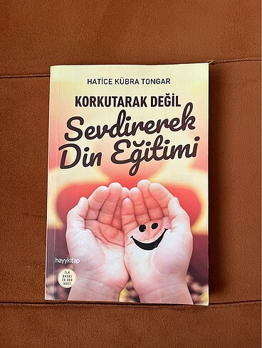 Hatice Kübra Tongar-Korkutarak Değil Sevdirerek Din Eğitimi