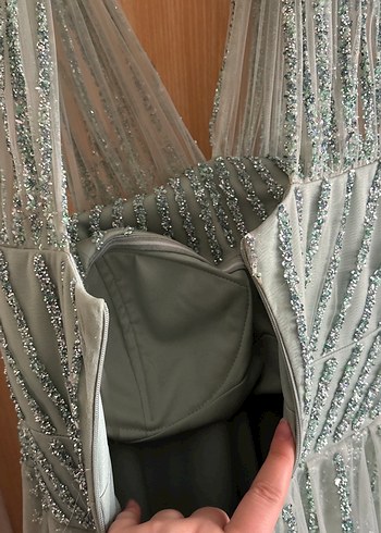 Turkuaz İşlemeli V Yaka Uzun Abiye Elbise 48 Beden Velisia Marka - Görsel 7