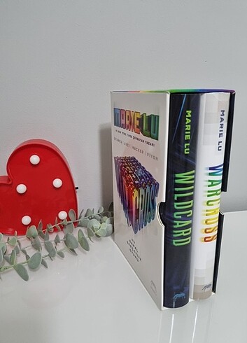 wildcard ve warcross ikili set, ciltli,yeni