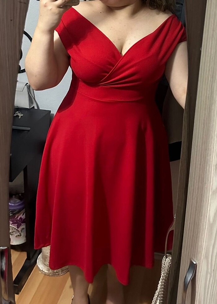 Kırmızı abiye elbise - Görsel 3