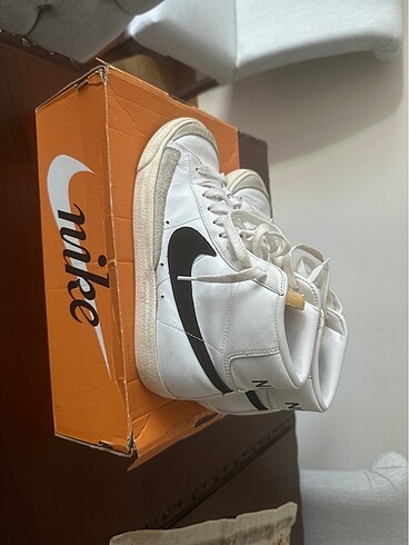 Nike Blazer Mid?77