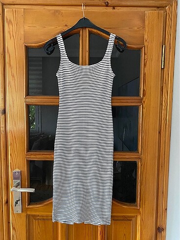 Bershka Elbise