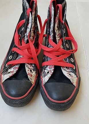 Siyah Converse