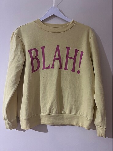 Butter yellow sweatshirt