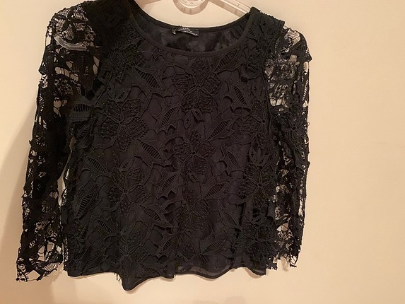 Zara siyah dantel detaylı bluz
