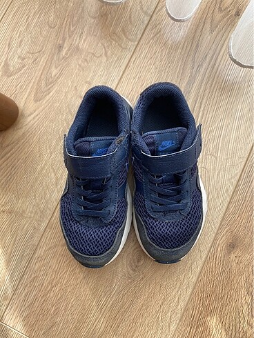 28 Beden lacivert Renk Nike erkek çocuk ayakkabısı