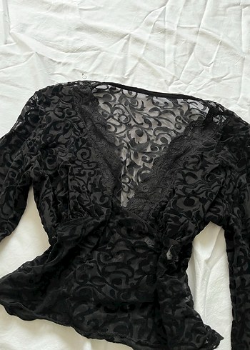 viral Dantel Detaylı Siyah V Yaka Gotik Bluz - Görsel 6