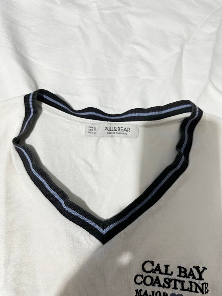 pull&bear Beyaz V Yaka Kısa Kollu Kadın Tişört - Görsel 2