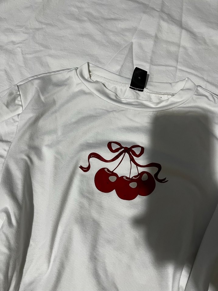 Kadın Beyaz Kiraz Baskılı Kısa Kollu Tişört - Görsel 3