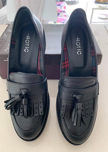 37 Beden Siyah Püsküllü Gotik Topuklu Kadın Loafer