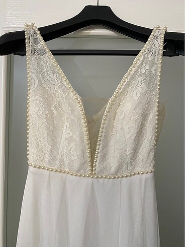 Dış Çekim elbisesi olarak kullanılabilecek beyaz elbise
