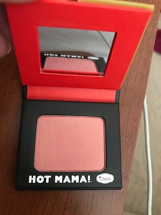 The balm hot mama mini allık