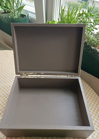 Kahverengi ve haki ahşap kutular - Görsel 4