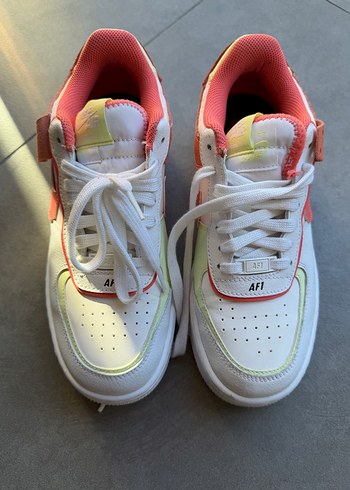 Nike Air Force 1 Low Canli Renk Detayli Sneaker