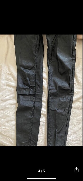 xs Beden siyah Renk stradivarius mumlu deri pantolon