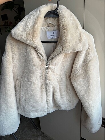 stradivarius peluş bej mont