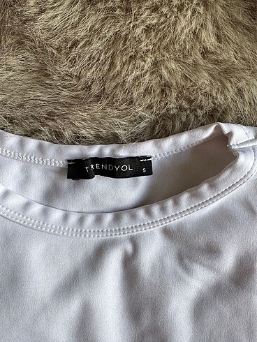 Trendyol & Milla beyaz crop spor tişört