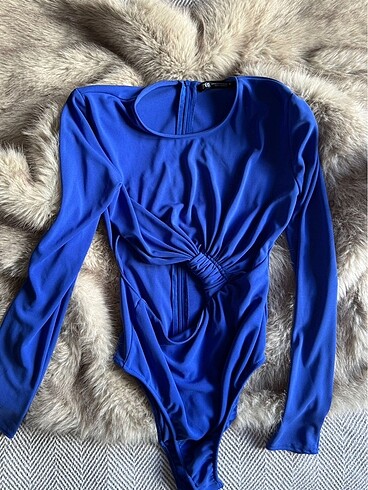zara bel dekolteli saks mavisi body