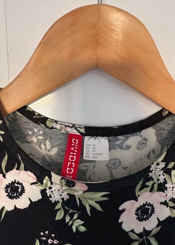 Kolsuz Siyah Çiçekli Midi Elbise - Görsel 2